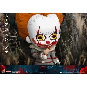 Stephen Kings It 2: Pennywise with broken Arm