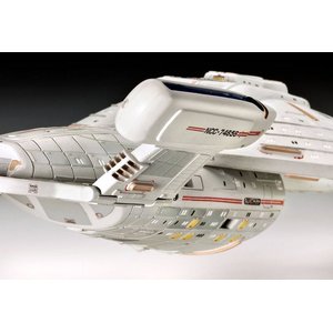 Star Trek: 1/670 U.S.S. Voyager
