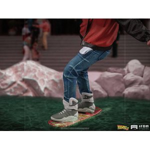 Retour vers le Futur II - Art Scale: Marty McFly on Hoverboard - 1/10