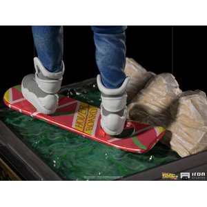 Zurück in die Zukunft II - Art Scale: Marty McFly on Hoverboard - 1/10