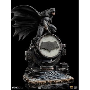 Zack Snyder's Justice League - Deluxe Art Scale: Batman on Batsignal - 1/10