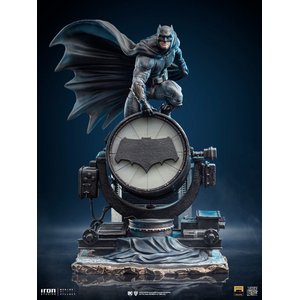 Zack Snyder's Justice League - Deluxe Art Scale: Batman on Batsignal - 1/10