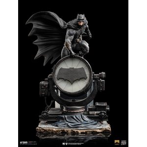 Zack Snyder's Justice League - Deluxe Art Scale: Batman on Batsignal - 1/10