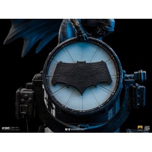 Zack Snyder's Justice League - Deluxe Art Scale: Batman on Batsignal - 1/10
